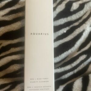 Aquarius BHA + Blue Tansy Clarity Cleanser - White